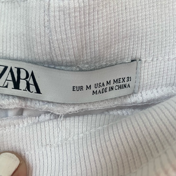 ZARA White Joggers with zipper at ankle and black trim - Picture 2 of 8